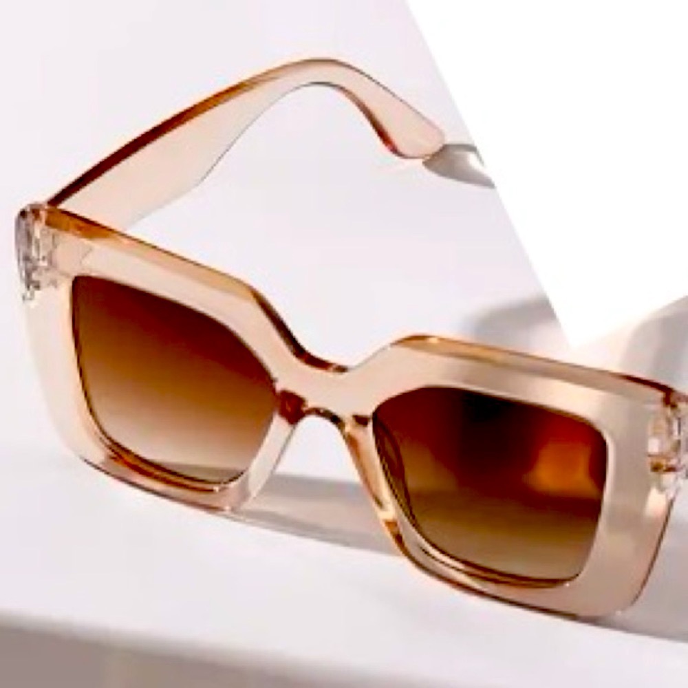 🆕NIP: Amber Large Chic Sunglasses